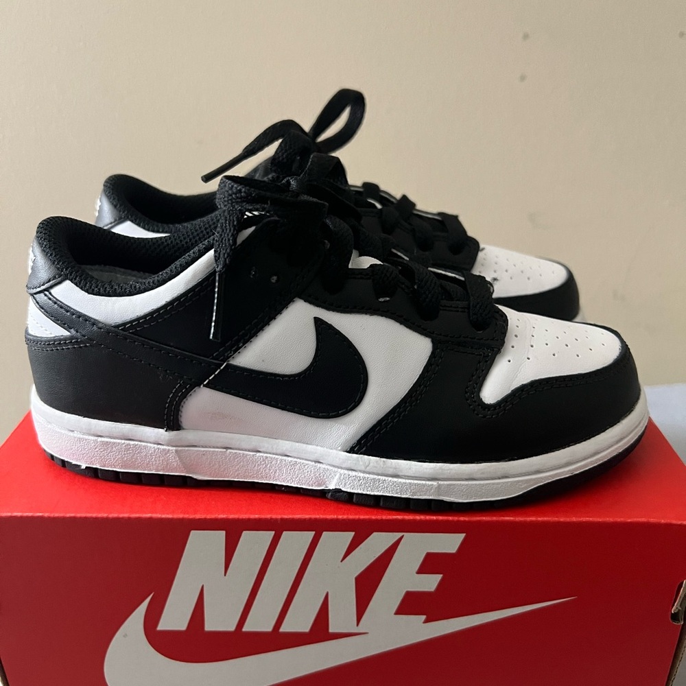 Nike Dunk Low (Panda) Kids Black and White Sneakers Size 1Y
